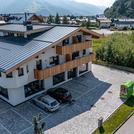 Tevini Boutique Suites By We Rent Zell am See Exterior foto